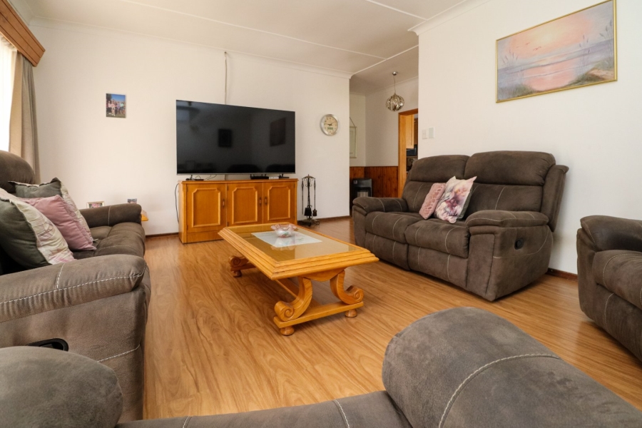 4 Bedroom Property for Sale in Flamwood North West